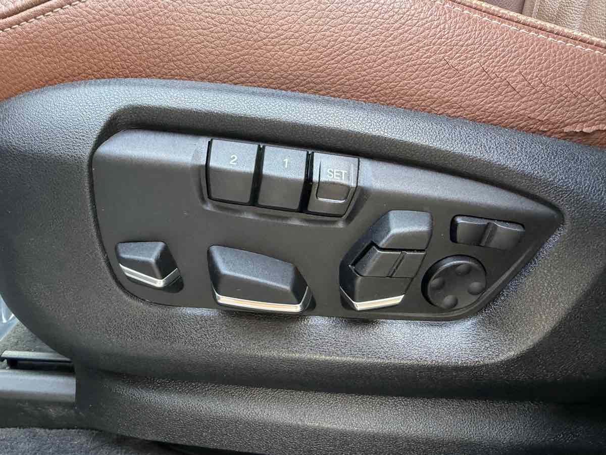 Photo 11 of this BMW X5
