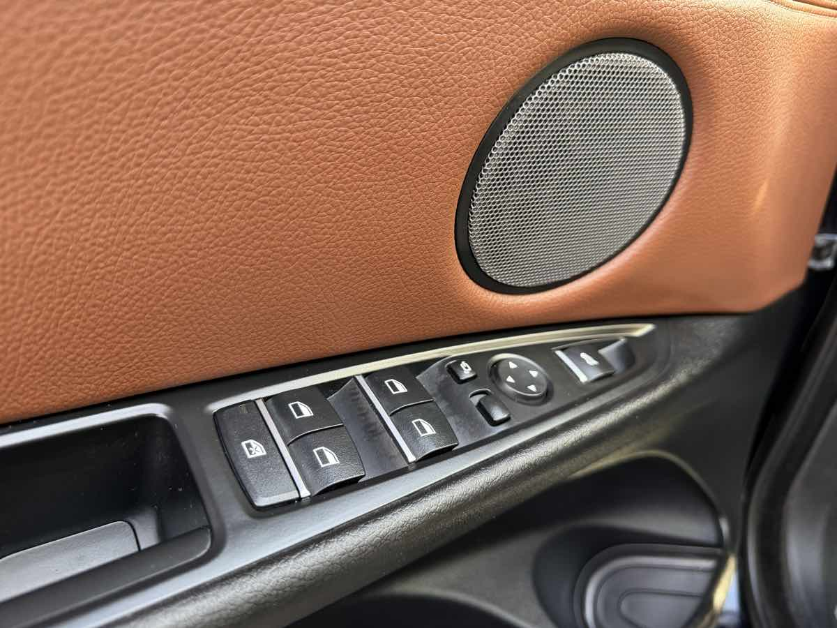 Photo 12 of this BMW X5