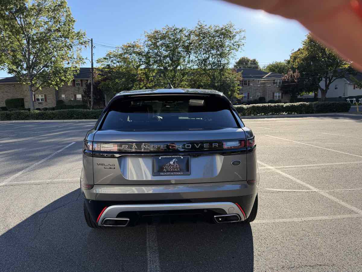 Photo 6 of this Land Rover Range Rover Velar