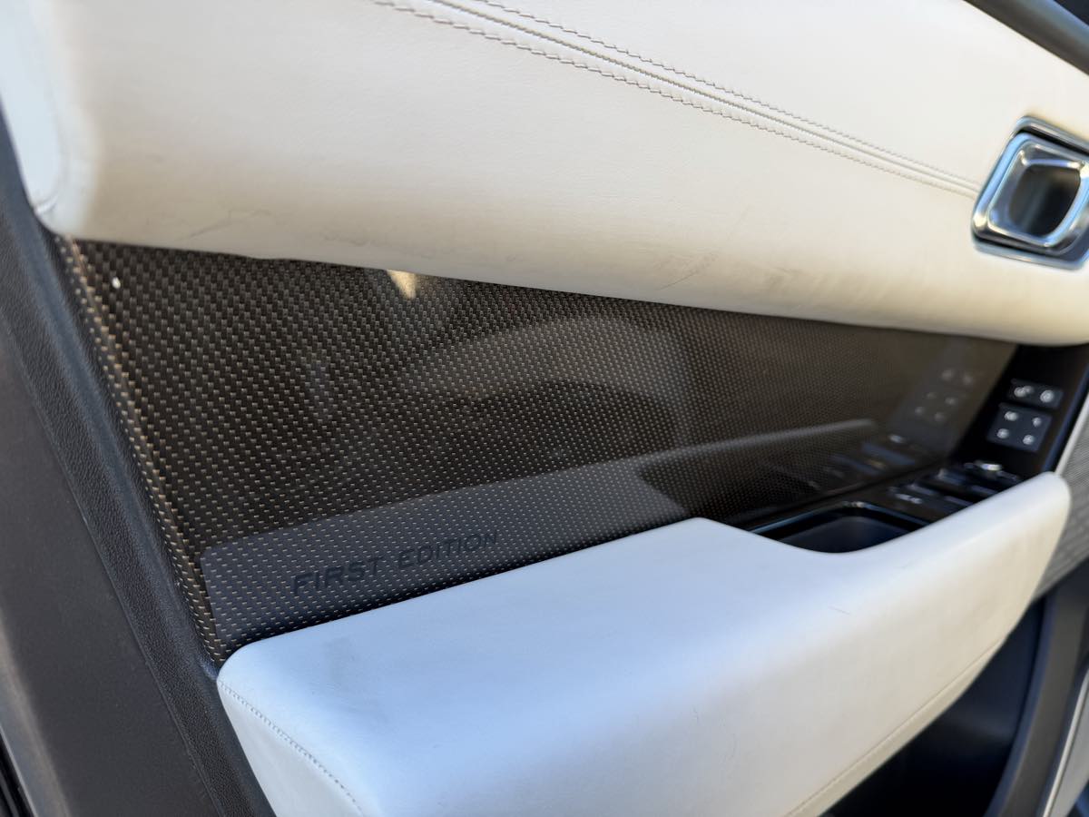 Photo 15 of this Land Rover Range Rover Velar