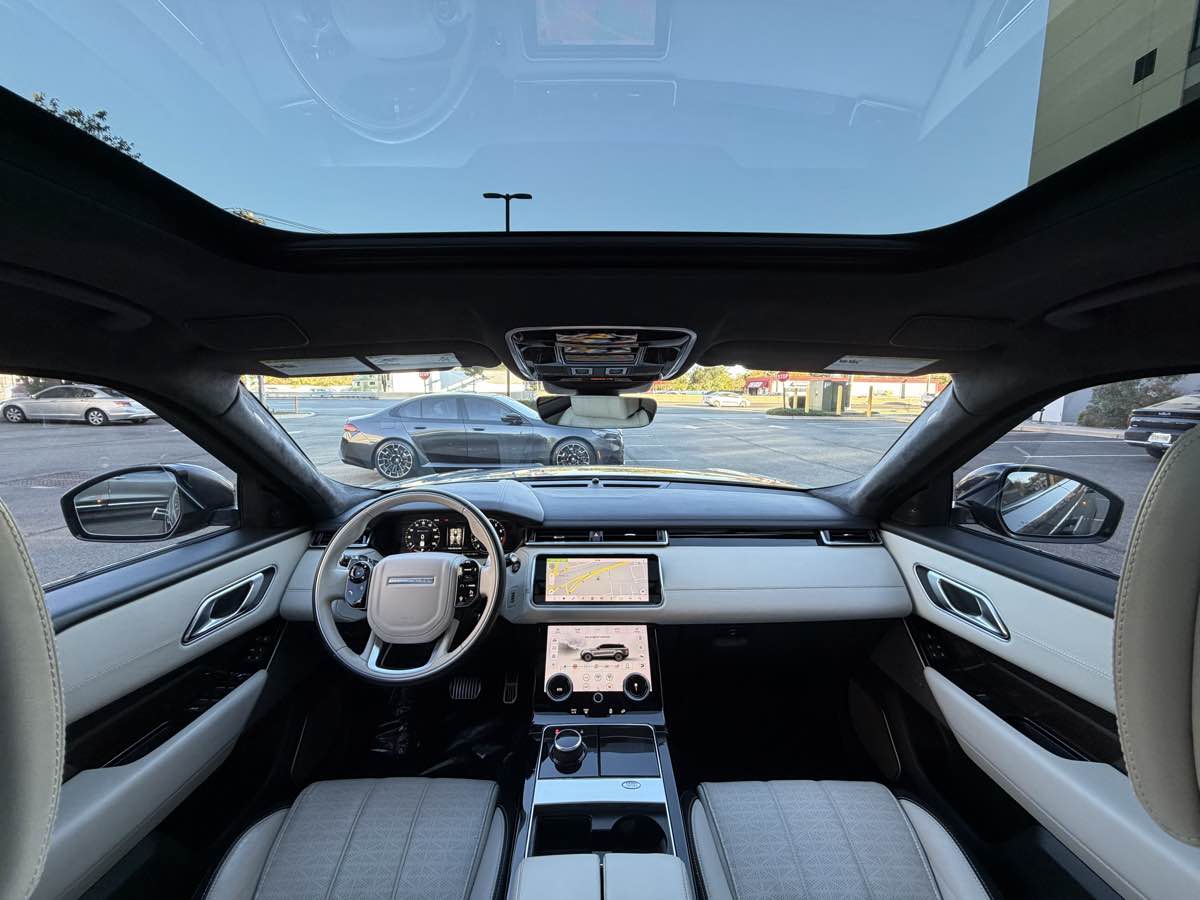 Photo 22 of this Land Rover Range Rover Velar