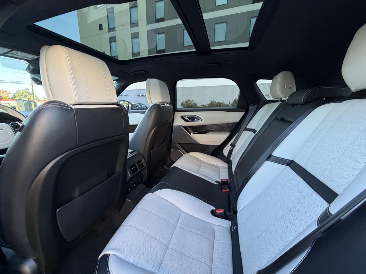 Photo 29 of this Land Rover Range Rover Velar