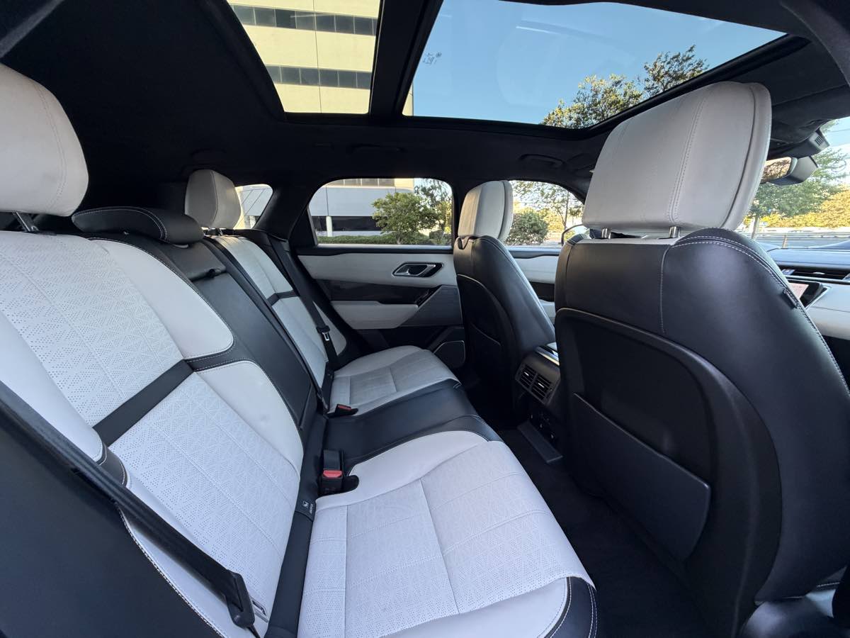 Photo 30 of this Land Rover Range Rover Velar