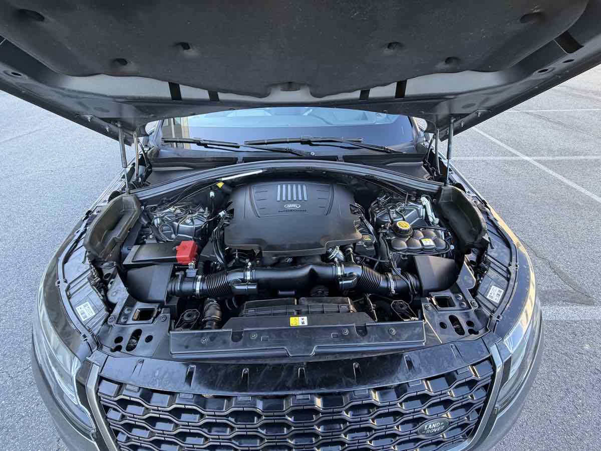 Photo 33 of this Land Rover Range Rover Velar