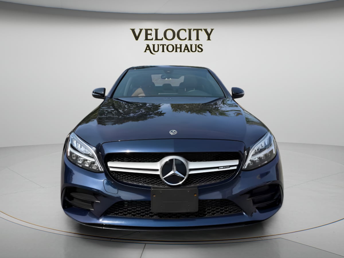 Photo 2 of this Mercedes-Benz AMG C 43