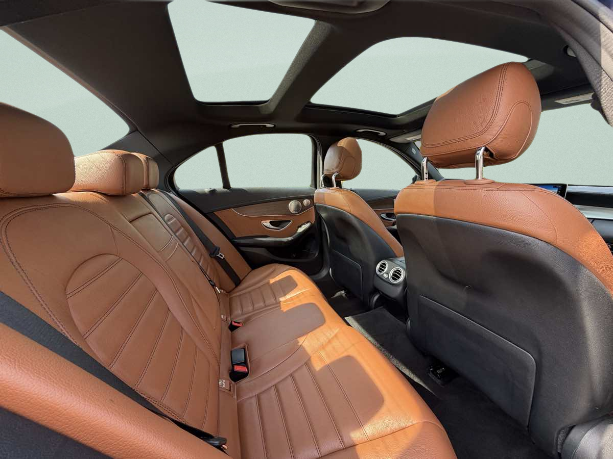 Photo 19 of this Mercedes-Benz AMG C 43