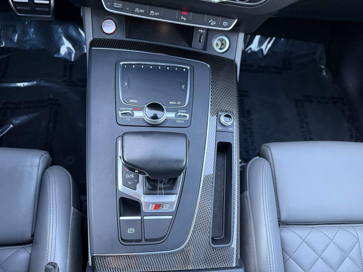 Photo 17 of this Audi SQ5