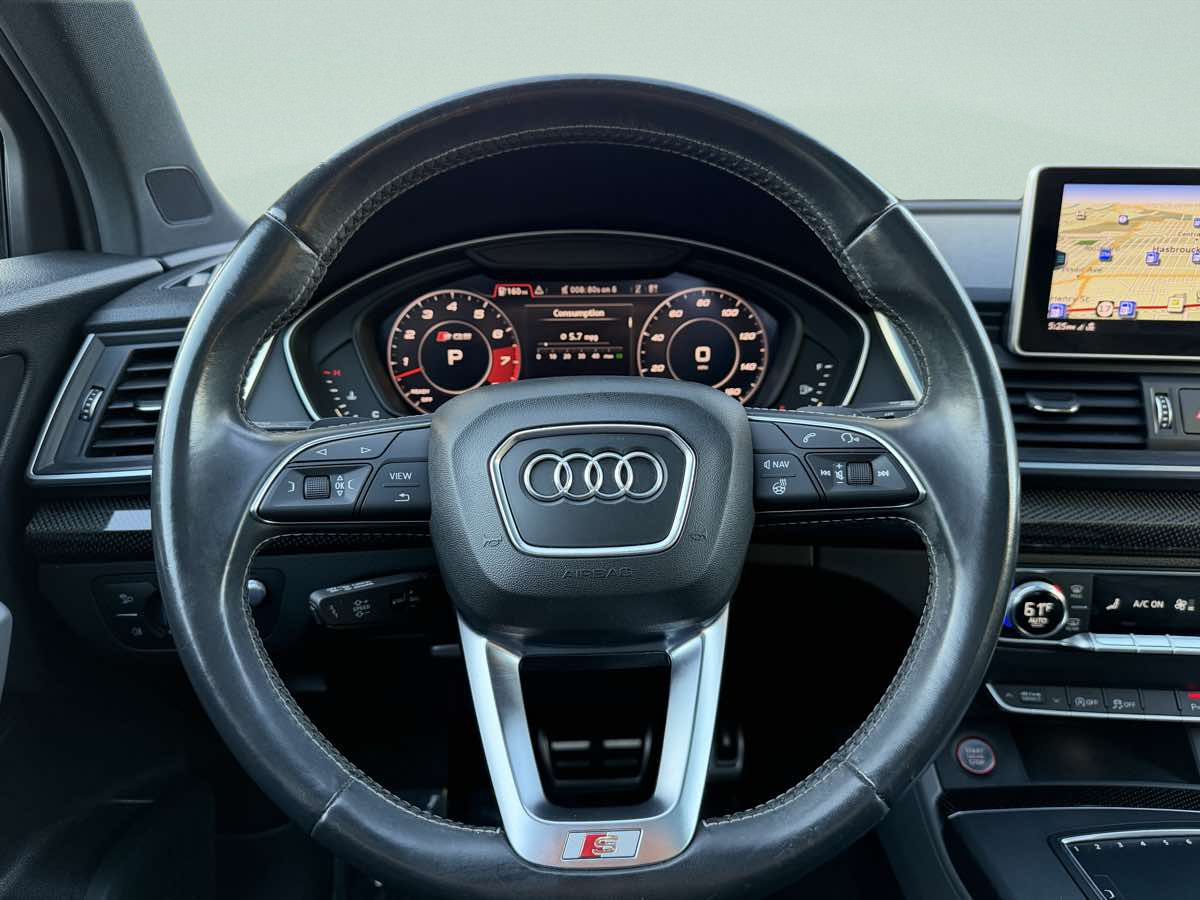 Photo 18 of this Audi SQ5
