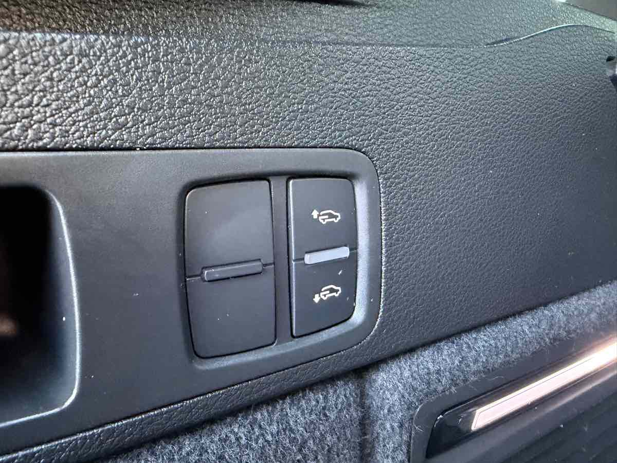 Photo 28 of this Audi SQ5