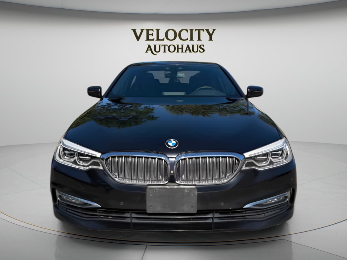Photo 2 of this BMW 5 Series