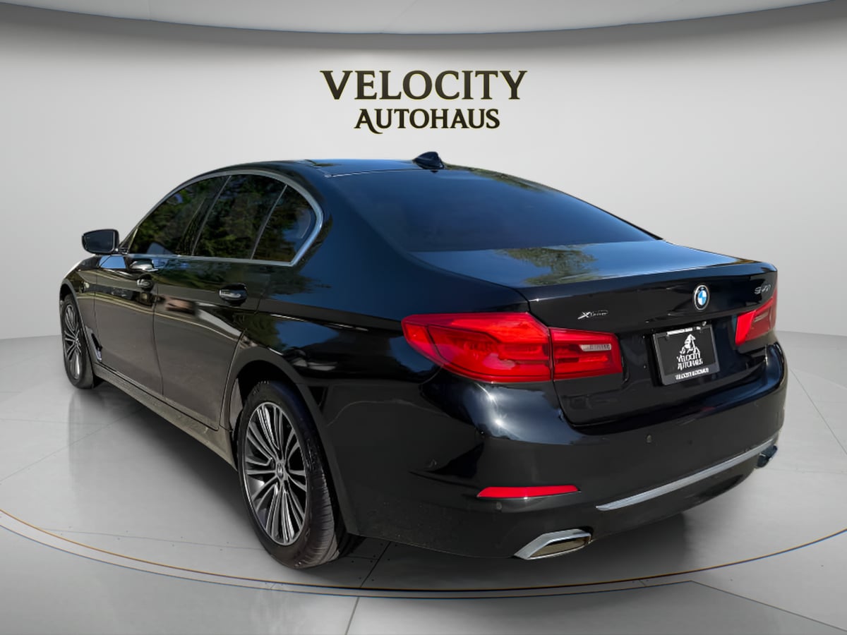Photo 5 of this BMW 5 Series