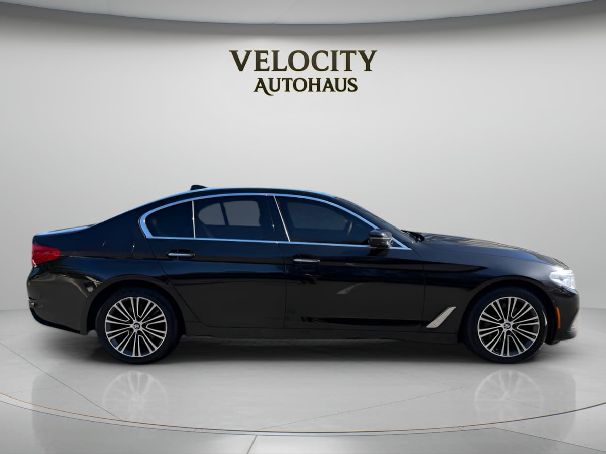 Photo 8 of this BMW 5 Series