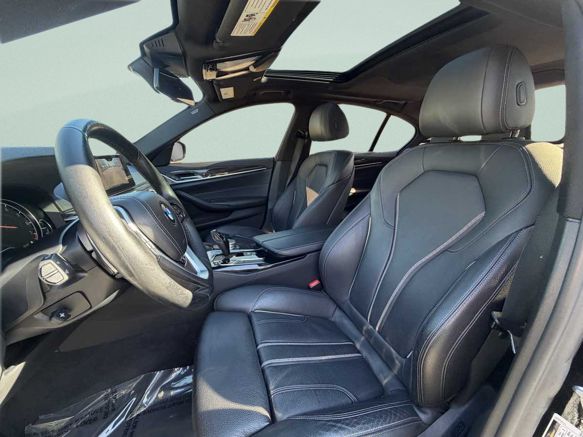 Photo 9 of this BMW 5 Series