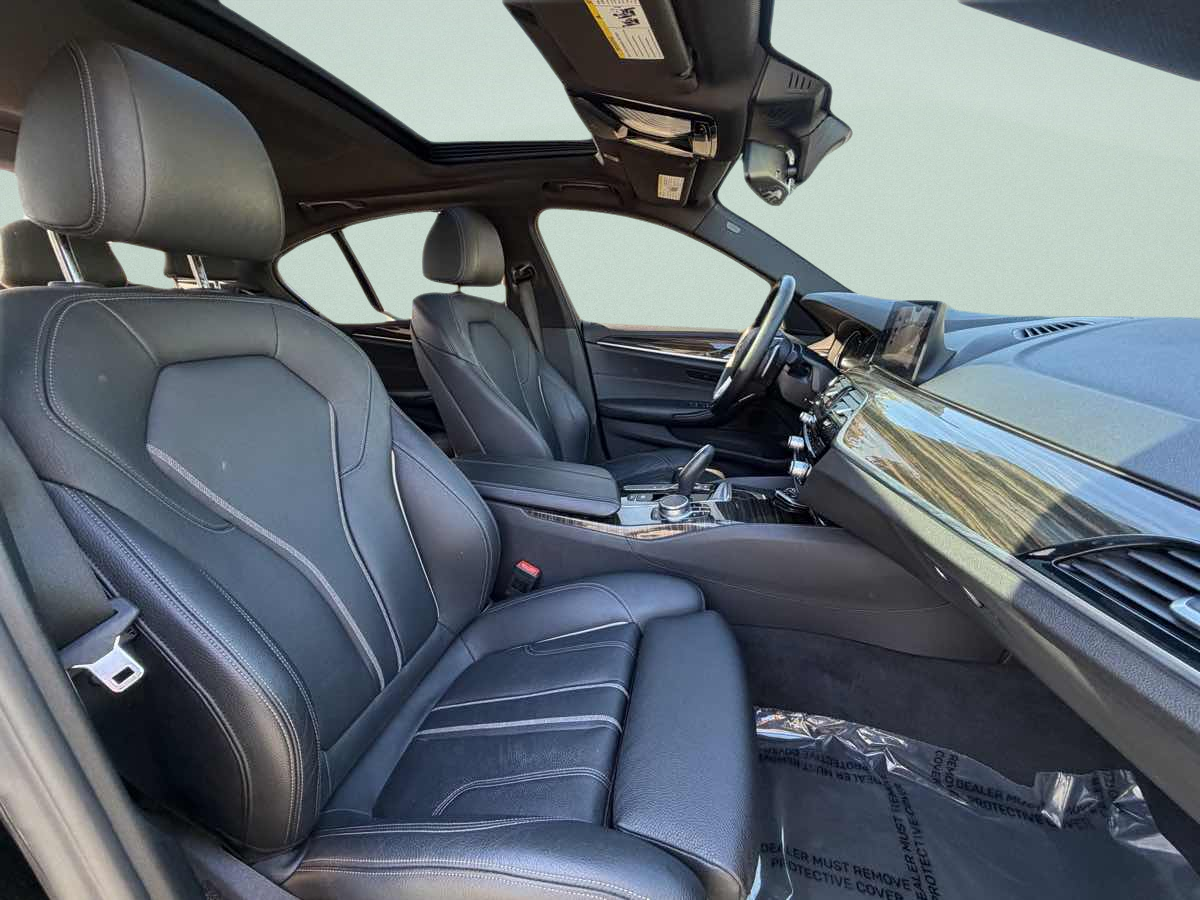Photo 12 of this BMW 5 Series