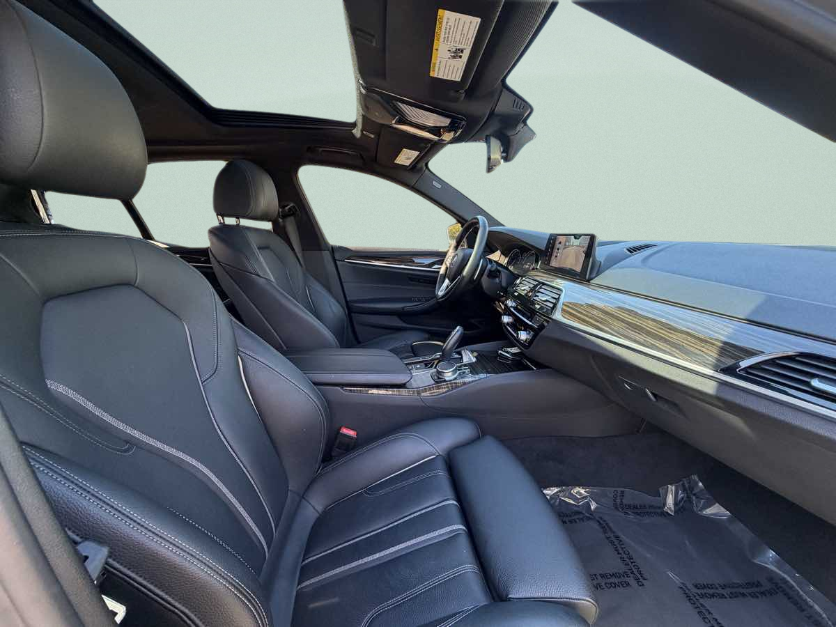 Photo 13 of this BMW 5 Series