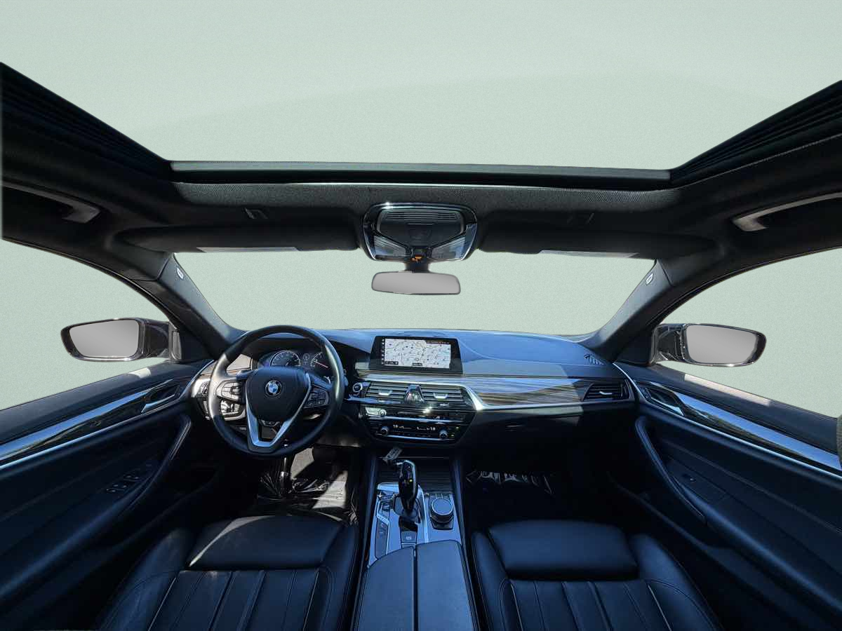 Photo 14 of this BMW 5 Series