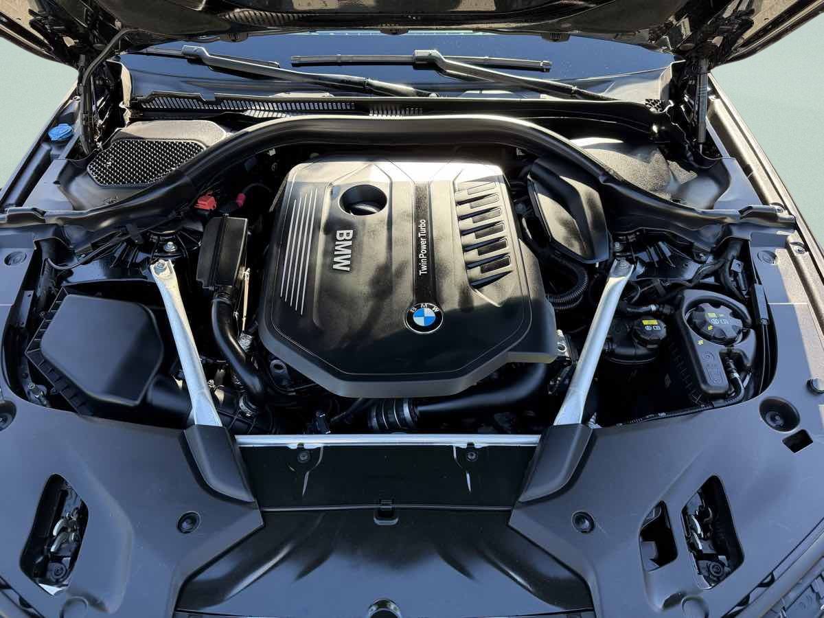 Photo 23 of this BMW 5 Series