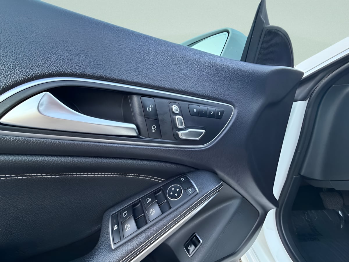 Photo 11 of this Mercedes-Benz CLA 250