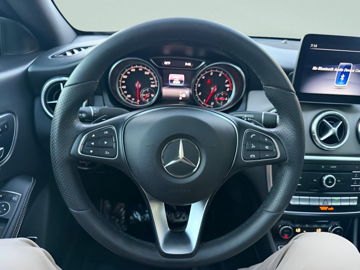 Photo 15 of this Mercedes-Benz CLA 250