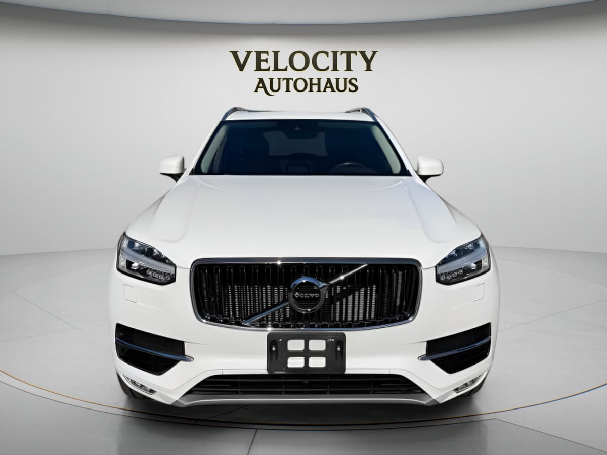 Photo 2 of this Volvo XC90