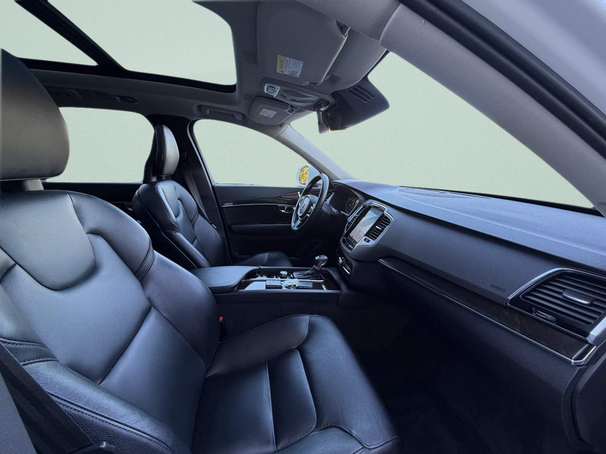 Photo 13 of this Volvo XC90