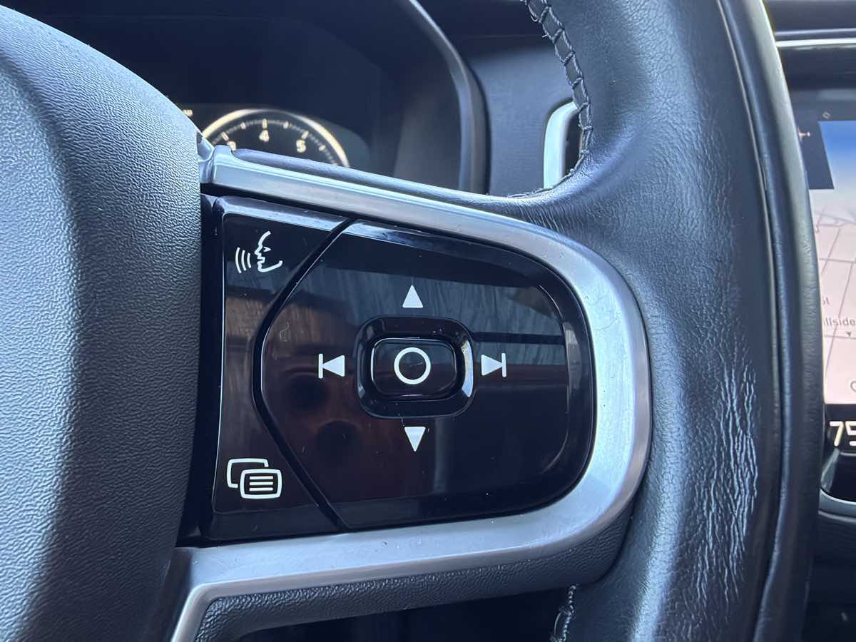 Photo 17 of this Volvo XC90