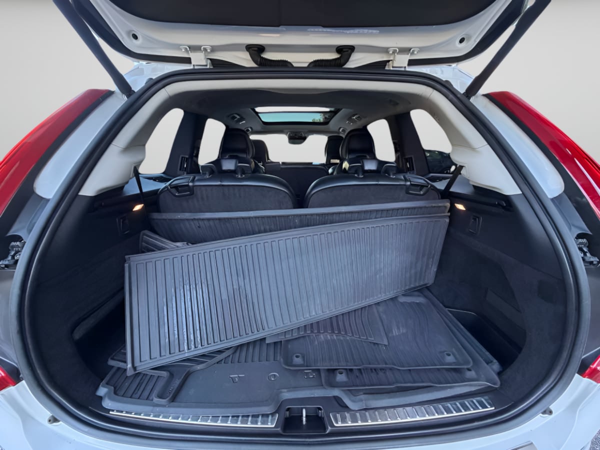 Photo 24 of this Volvo XC90