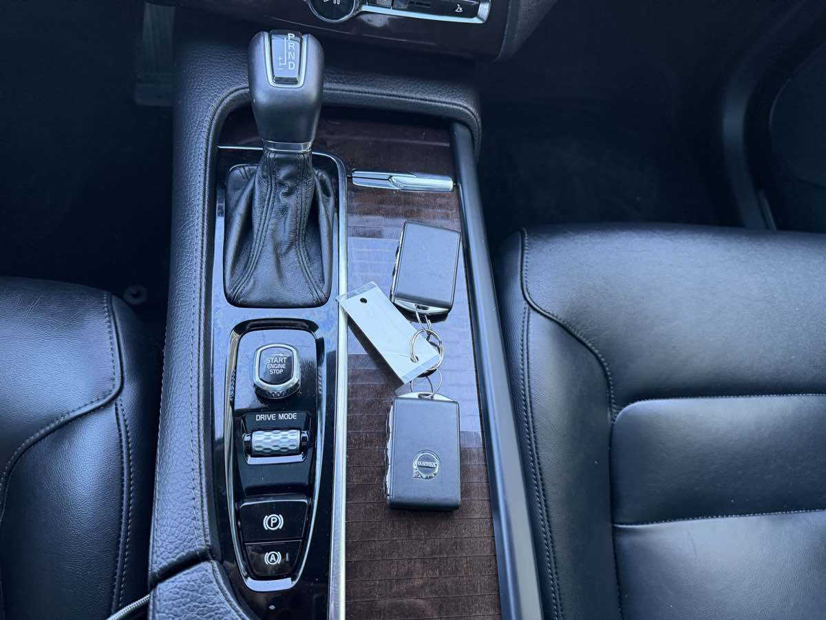 Photo 20 of this Volvo XC90