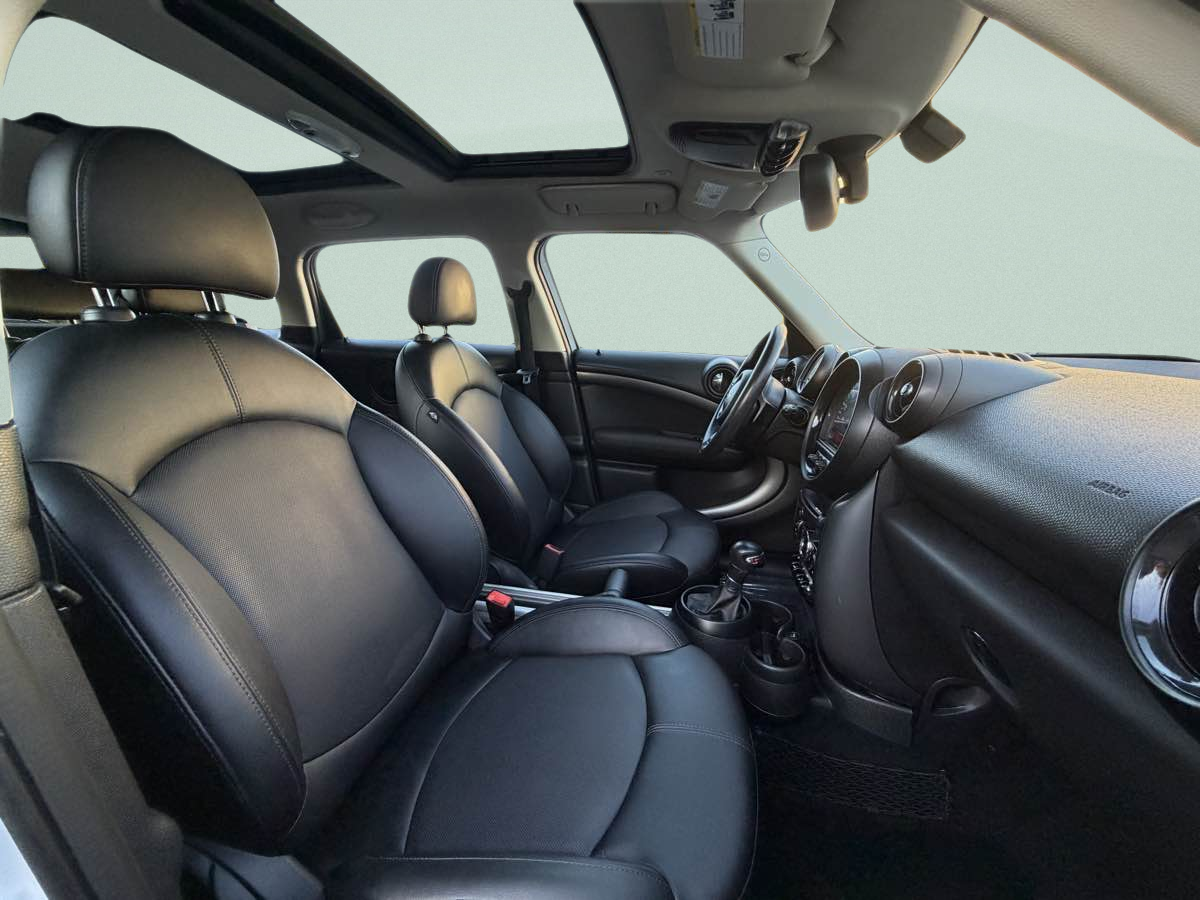 Photo 12 of this MINI Cooper Countryman