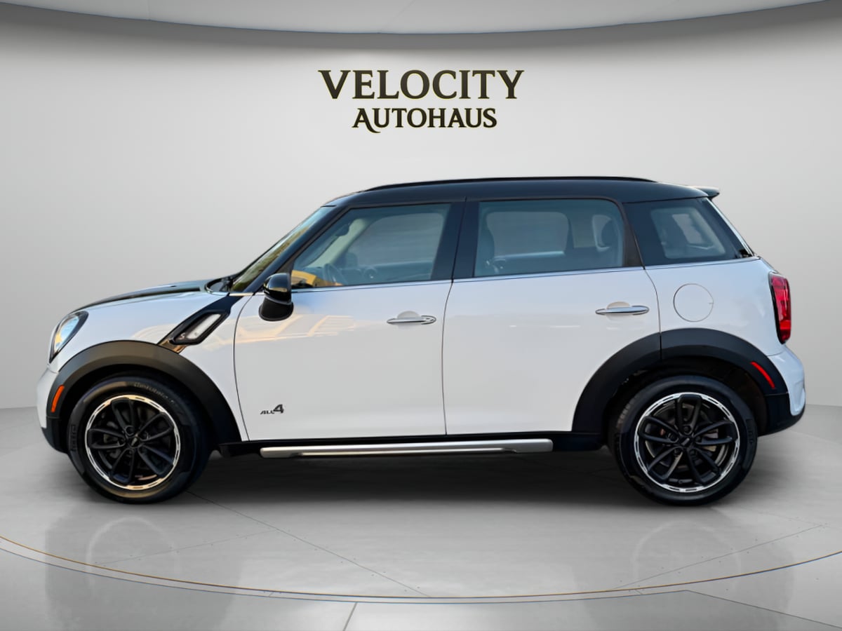 Photo 4 of this MINI Cooper Countryman