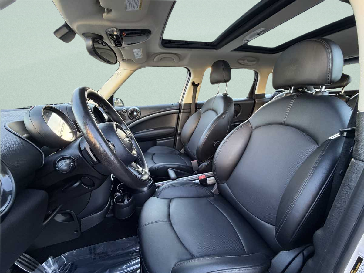 Photo 9 of this MINI Cooper Countryman