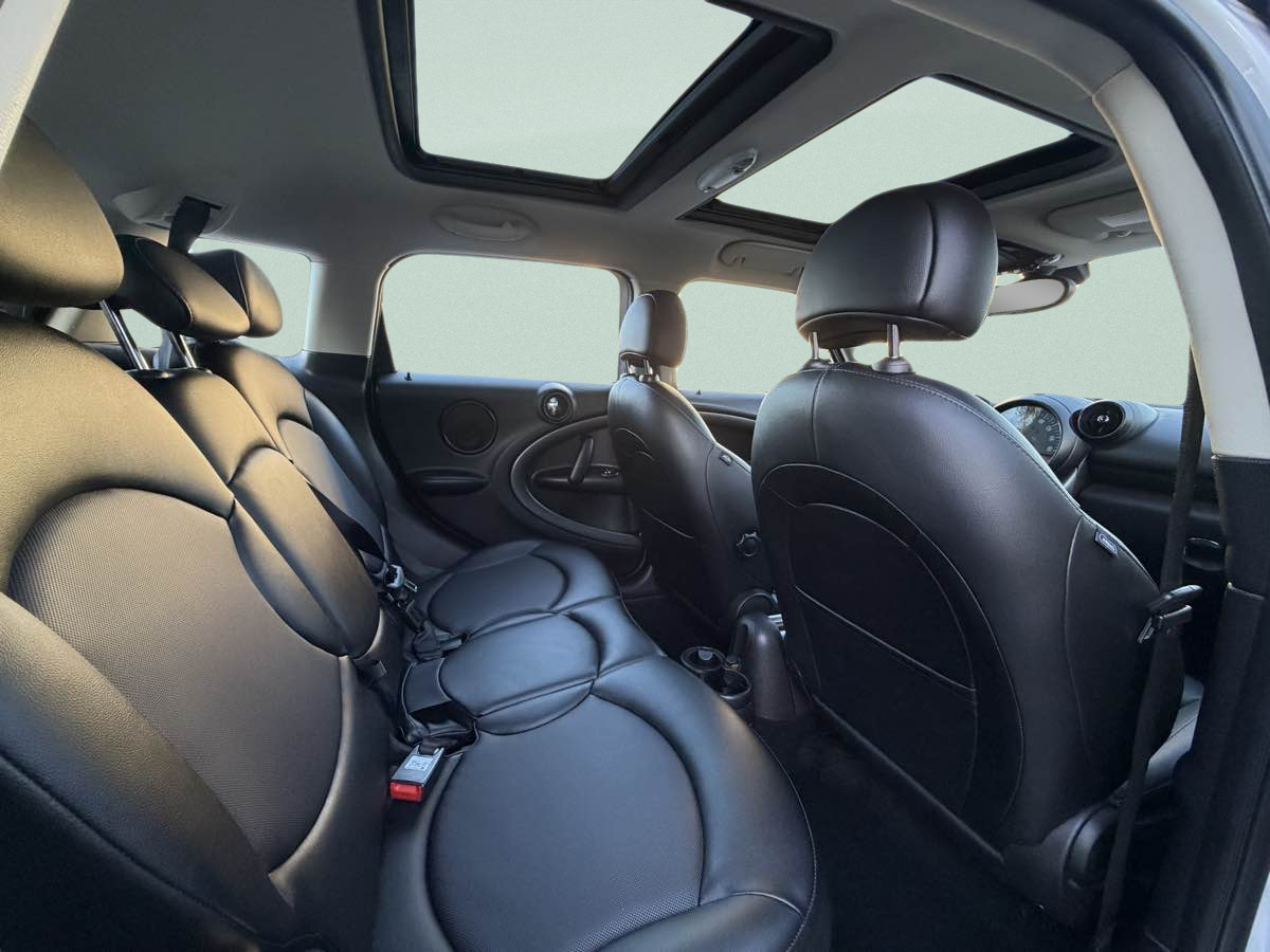 Photo 16 of this MINI Cooper Countryman