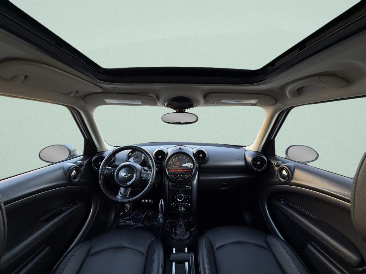 Photo 14 of this MINI Cooper Countryman