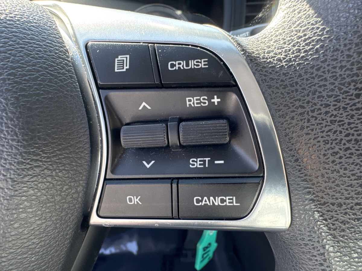Photo 7 of this Hyundai Sonata