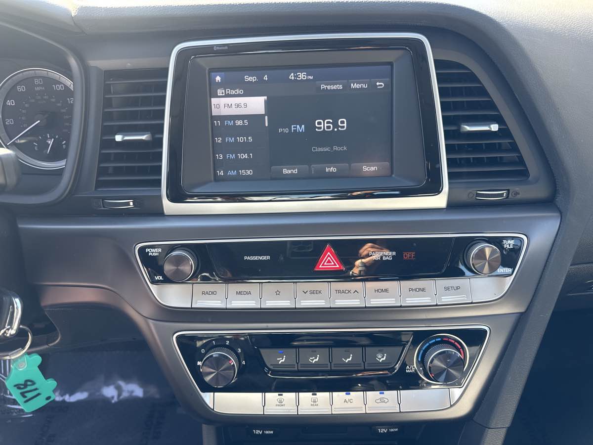 Photo 8 of this Hyundai Sonata