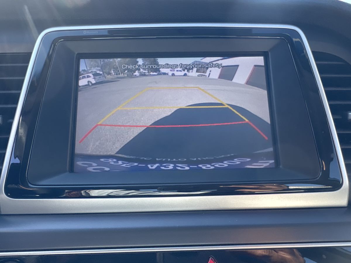 Photo 9 of this Hyundai Sonata