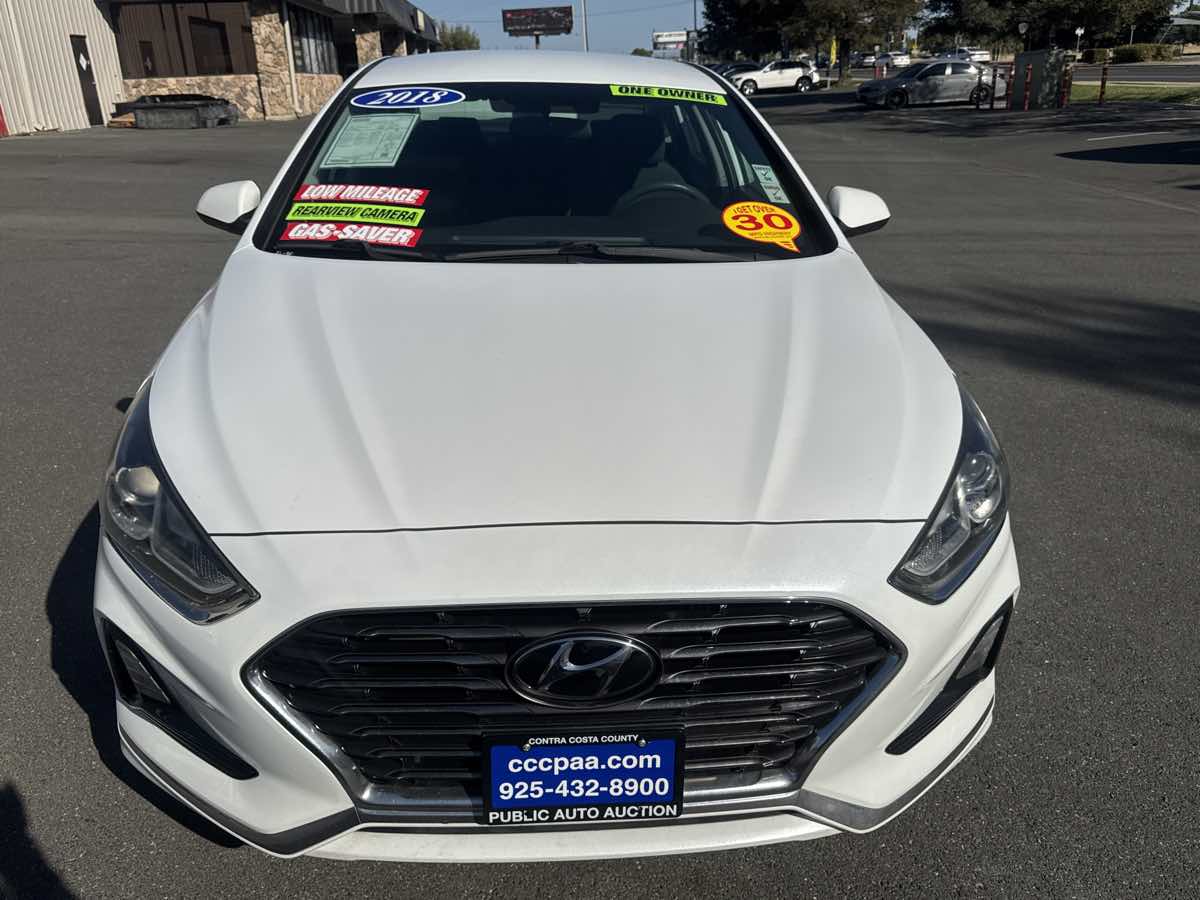 Photo 28 of this Hyundai Sonata