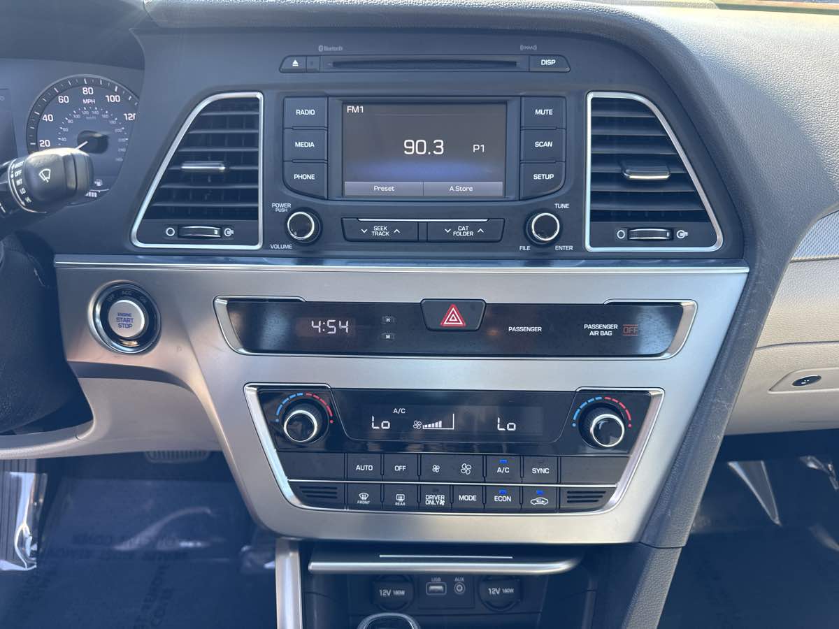 2016 Hyundai Sonata Hybrid Base - Photo 8
