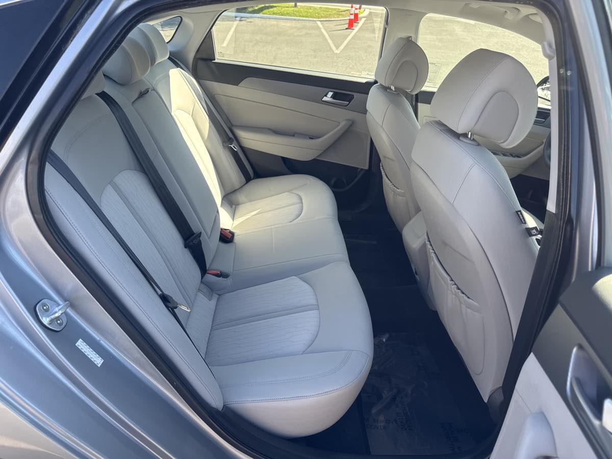 2016 Hyundai Sonata Hybrid Base - Photo 24
