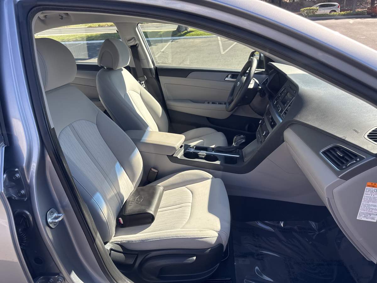 2016 Hyundai Sonata Hybrid Base - Photo 26