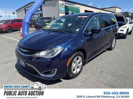 2017 Chrysler Pacifica Hybrid Touring Plus