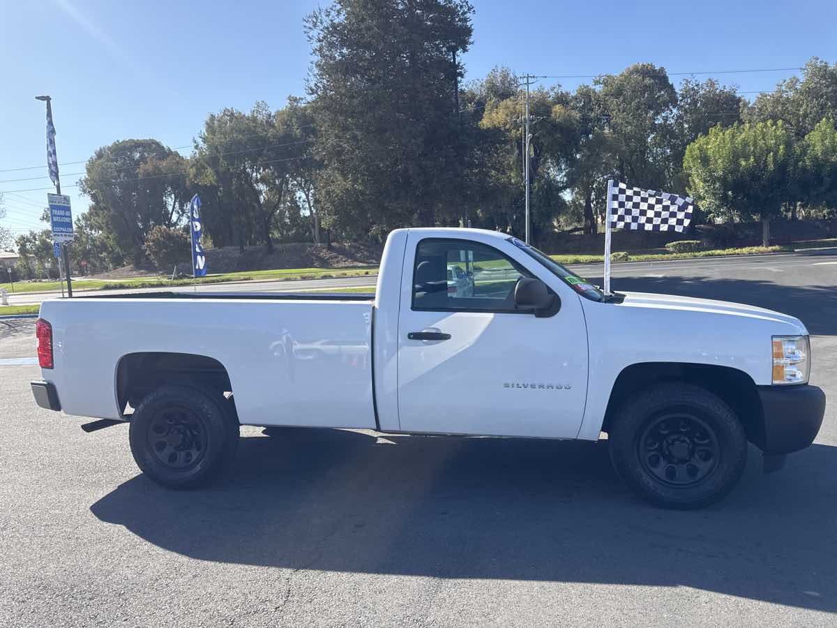 Photo 13 of this Chevrolet Silverado 1500