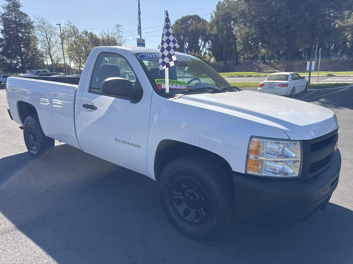 Photo 16 of this Chevrolet Silverado 1500