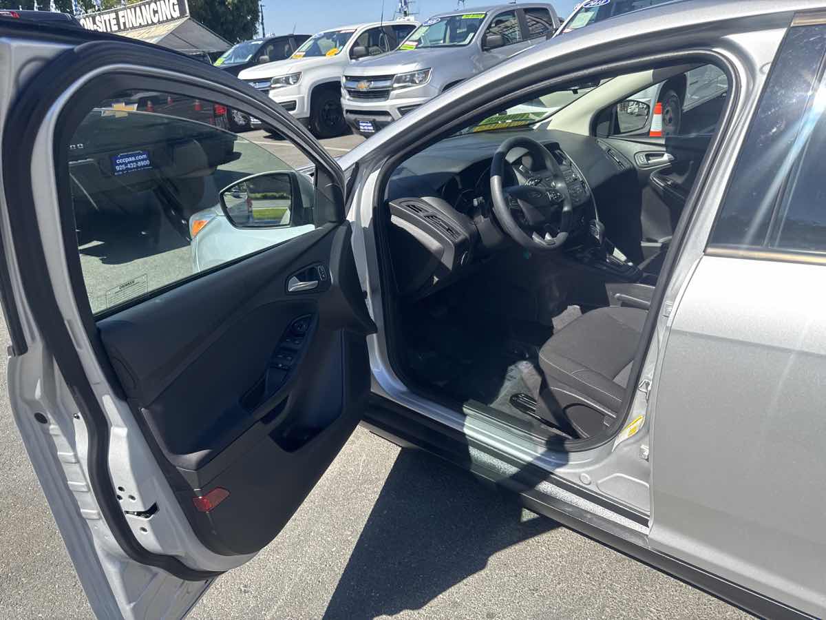 Photo 6 of this Ford Focus