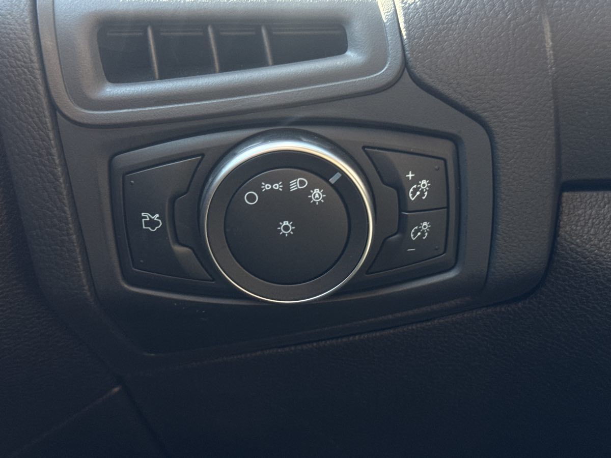 Photo 13 of this Ford Focus