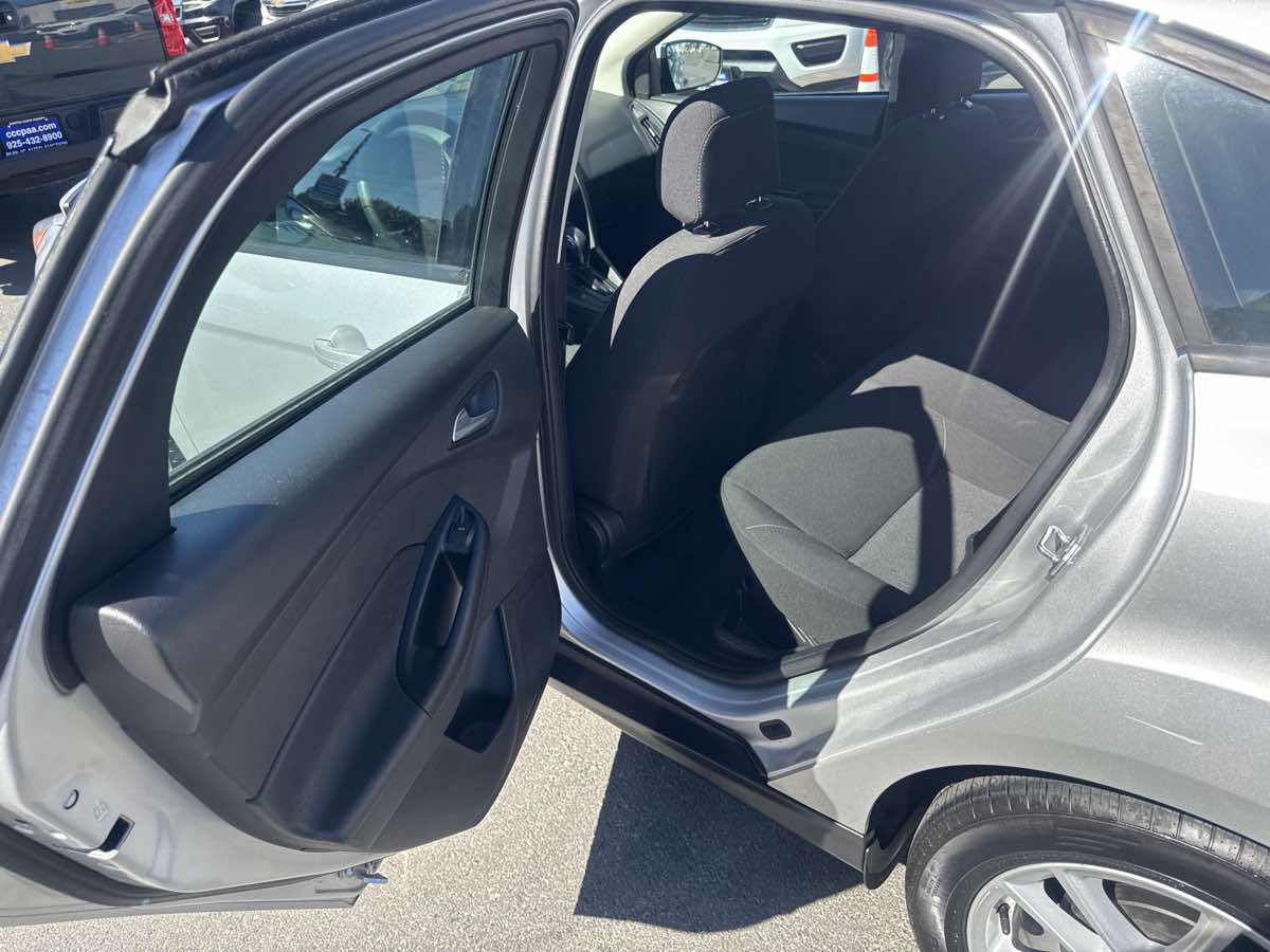 Photo 15 of this Ford Focus