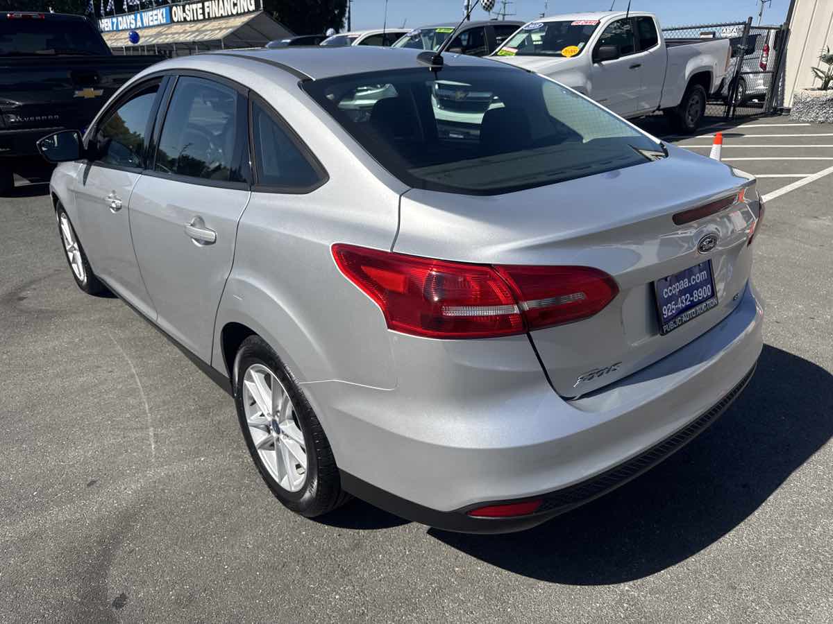 Photo 17 of this Ford Focus