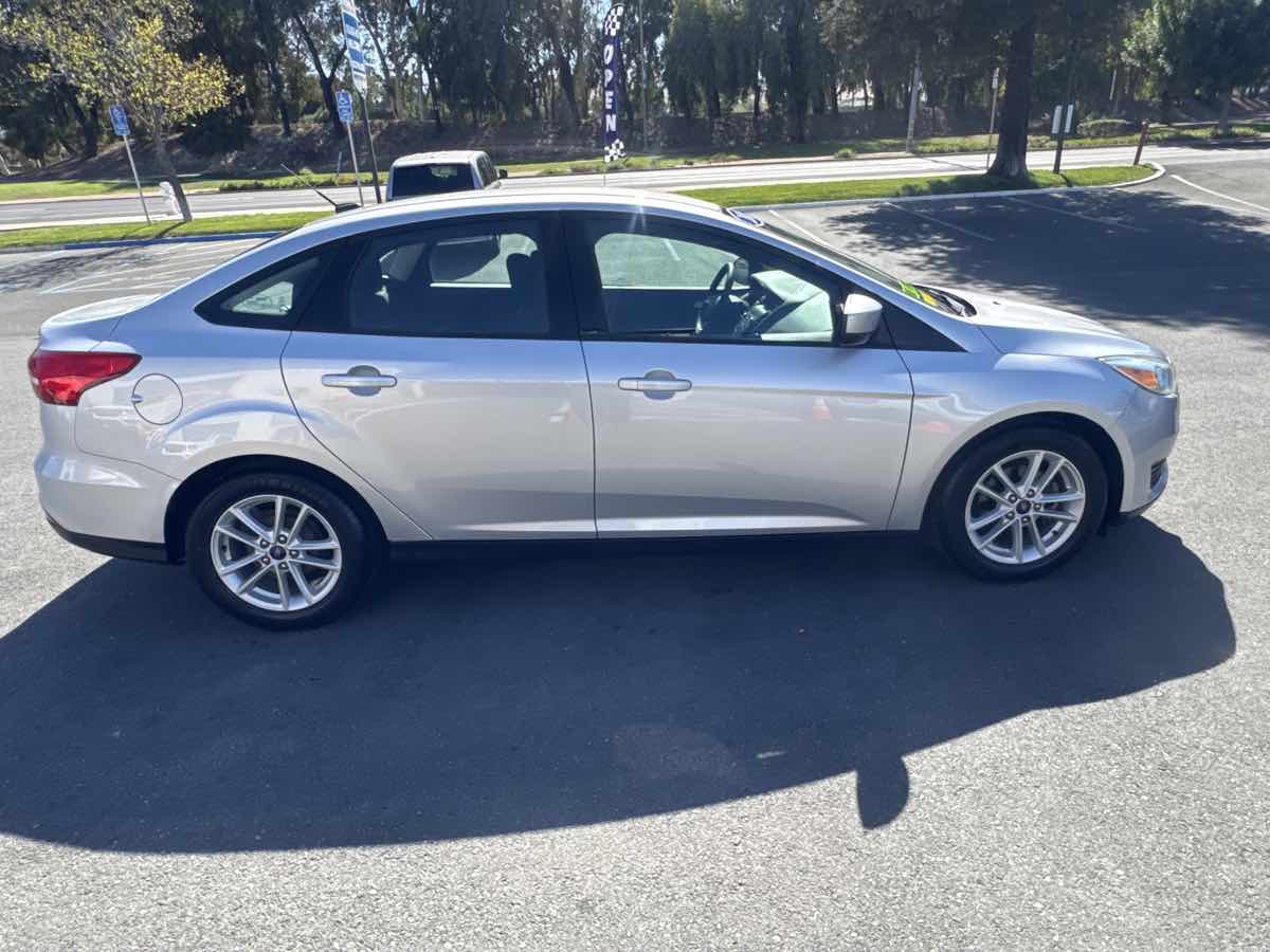 Photo 21 of this Ford Focus