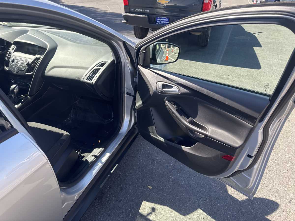 Photo 24 of this Ford Focus