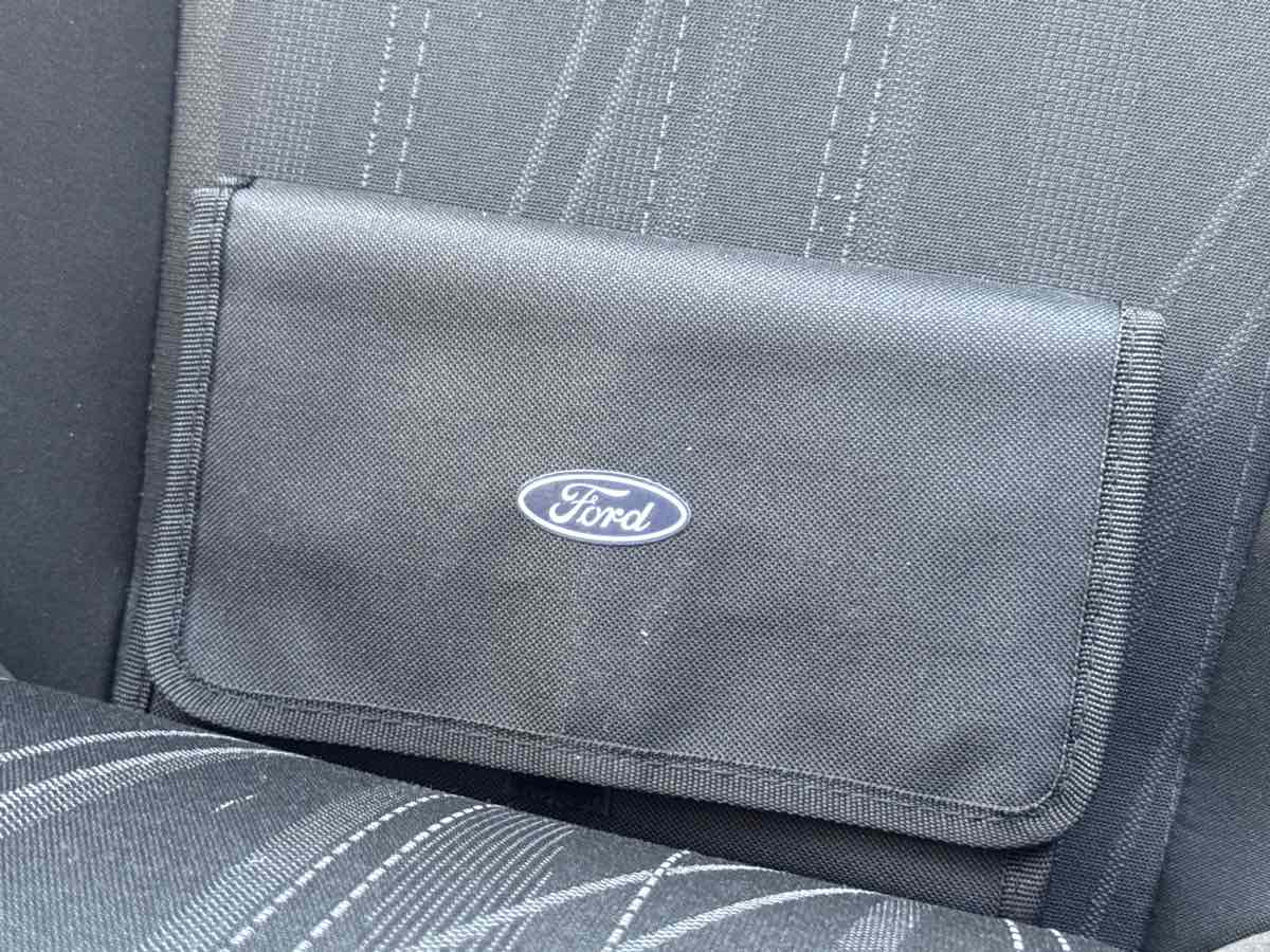 Photo 32 of this Ford Focus